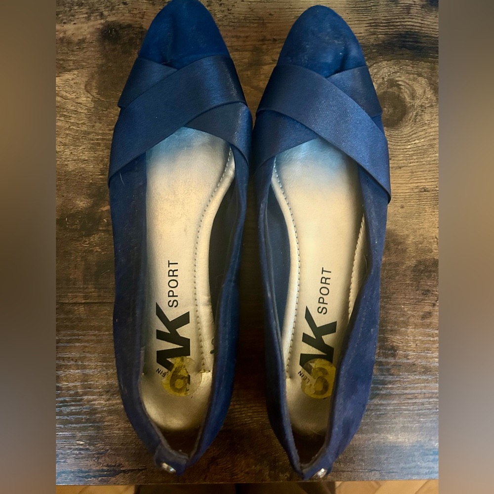 AK Sport Women's Elegant Navy Flats